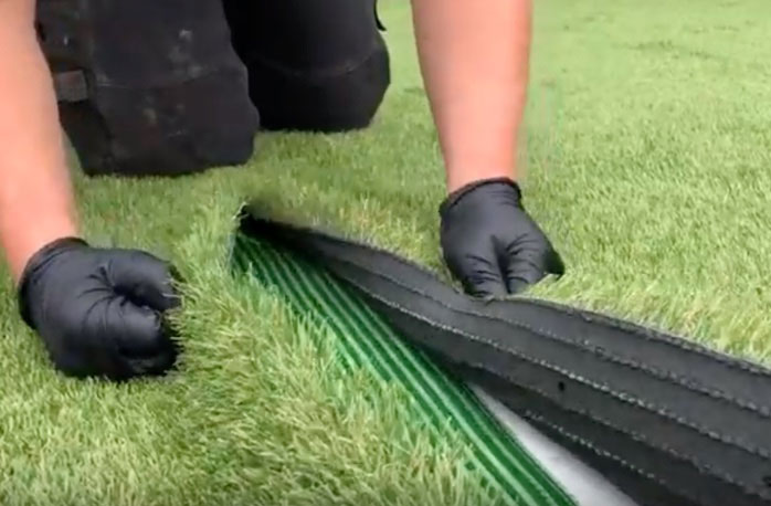 Seaming turf together